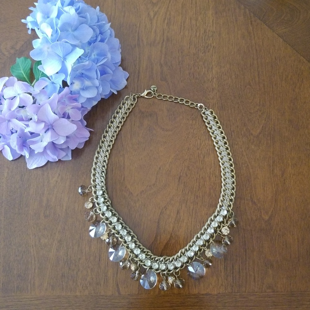 Beautiful Ann Taylor Loft Necklace